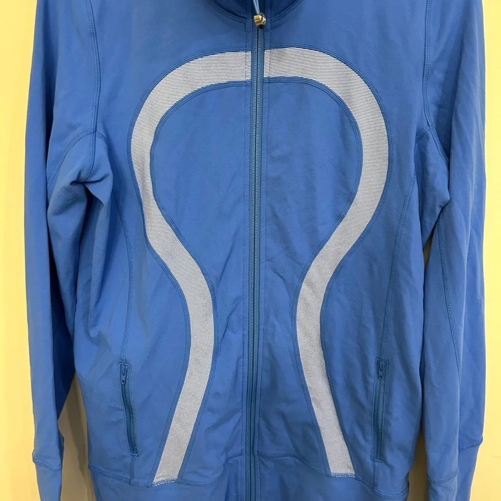 Lululemon Women's Blue Zip Up Athletic in stride Jacket size 10 - Picture 3 of 11